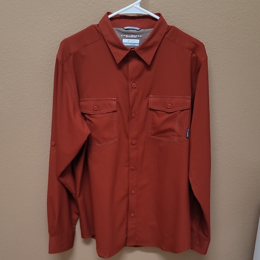 Columbia Casual Button Down Shirt 🧡